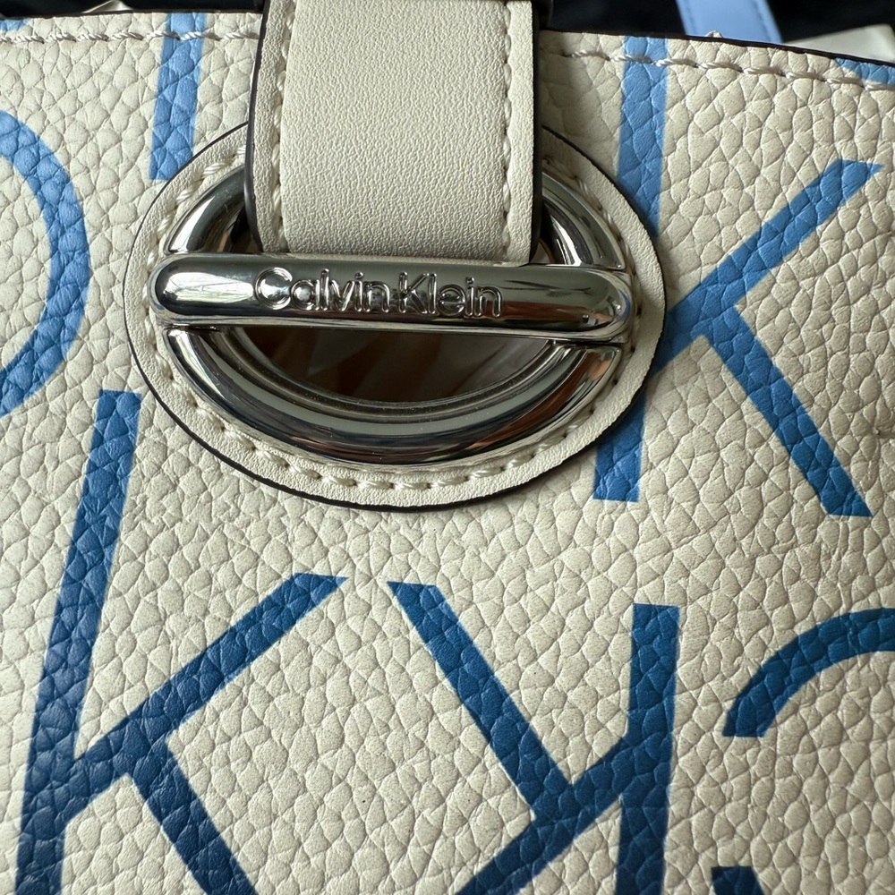 Calvin Klein White and Blue Geometric Tote Bag - Picture 5 of 9